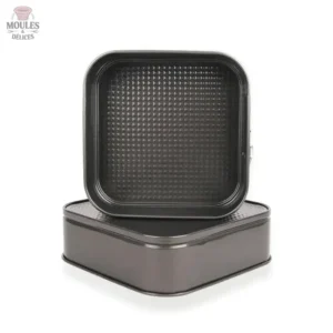 Moule carré à charnière pour cuisson facile et pratique