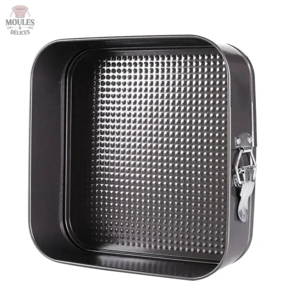 moule-a-gateau-carre-24-cm-1 Moule à gâteau carré 24 cm en acier pour des créations pâtissières