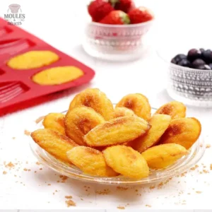 Ustensile de cuisine pour réaliser des madeleines en forme allongée
