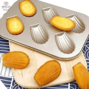 Moule à madeleine en métal pour des douceurs maison