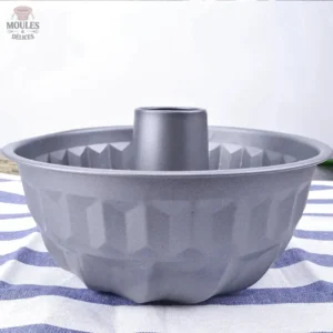 Moule à Savarin Torsadé pour des desserts élégants