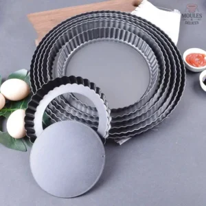 Moule à tarte avec fond amovible pour une cuisson facile