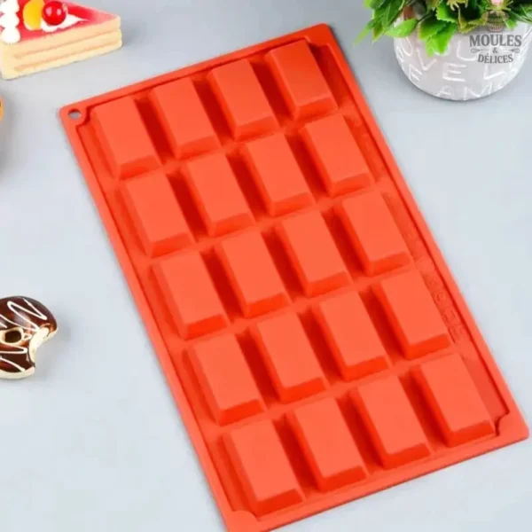 Moule en silicone flexible pour financiers