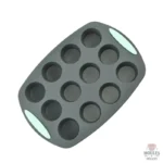 Moule en silicone pour réaliser des muffins moelleux